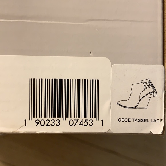 Frye size 9 1/2 cashew suede Cece Tassel booties - Picture 7 of 7